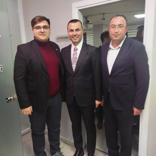 AKP M.Vekili Sn. Seyithan İzsiz ,Avcılar İlçe BaşkanıSn. Gürkan Aksoy ve Ahmet Can Uçak