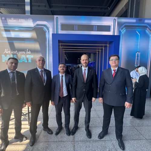 Emlak Konut Her İcat Bir Milat Ödül töreninde TOKİ Başkanı Sn. M. Levent Sungur ve Wesa Reklam A.Ş. Y. Kurulu